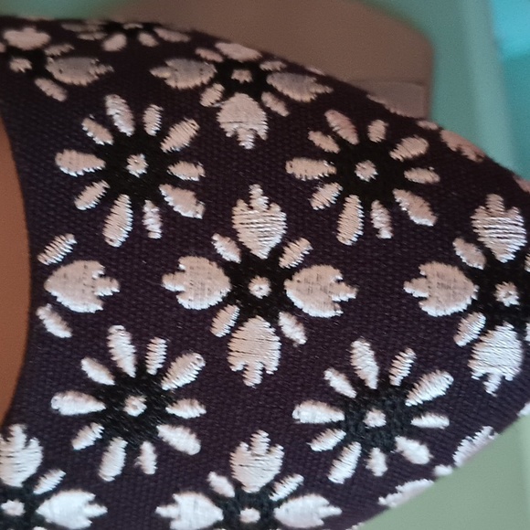 Kelly and Katie size 8 black and white flats - Picture 2 of 8